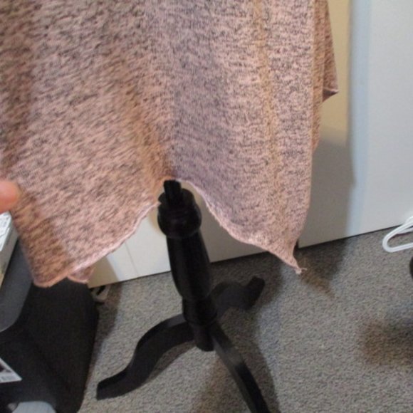 Cowl Neck Shark bit Bottom Mid Sleeve Top - Picture 5 of 8